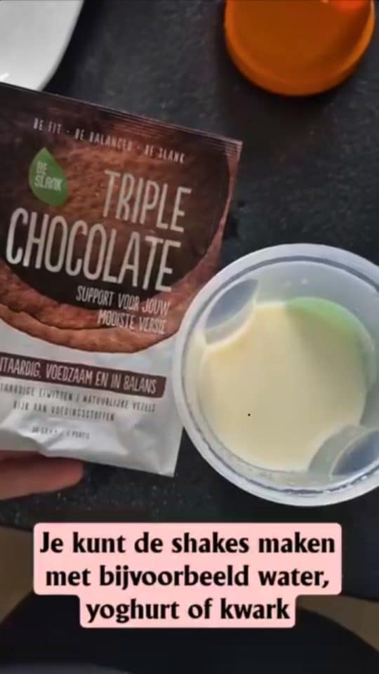 Claudia tevreden over de smaak van Be-Slank shakes